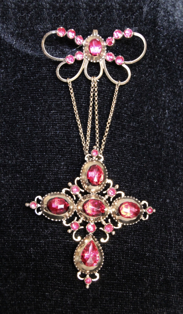 Croix badine avec son noeud
