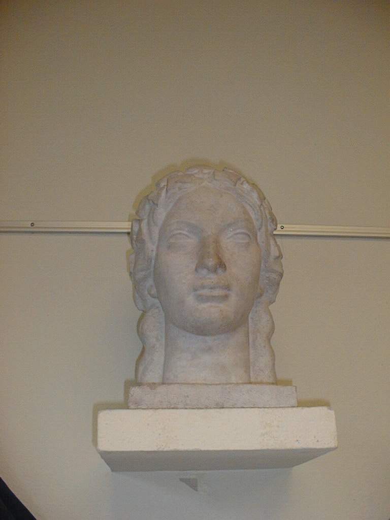 buste : Tête de nymphe