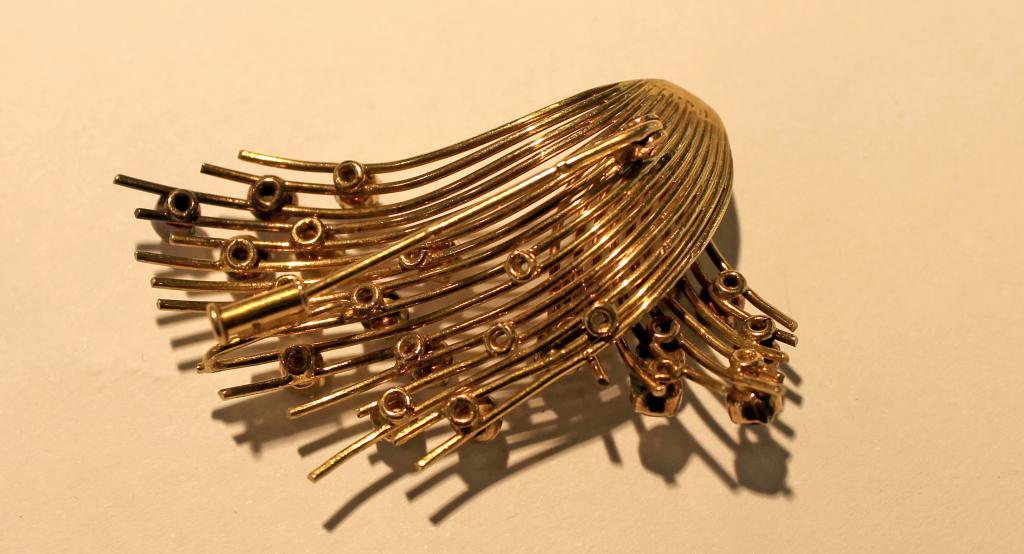 Broche