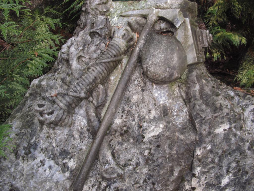 monument funéraire de Marcel Spont