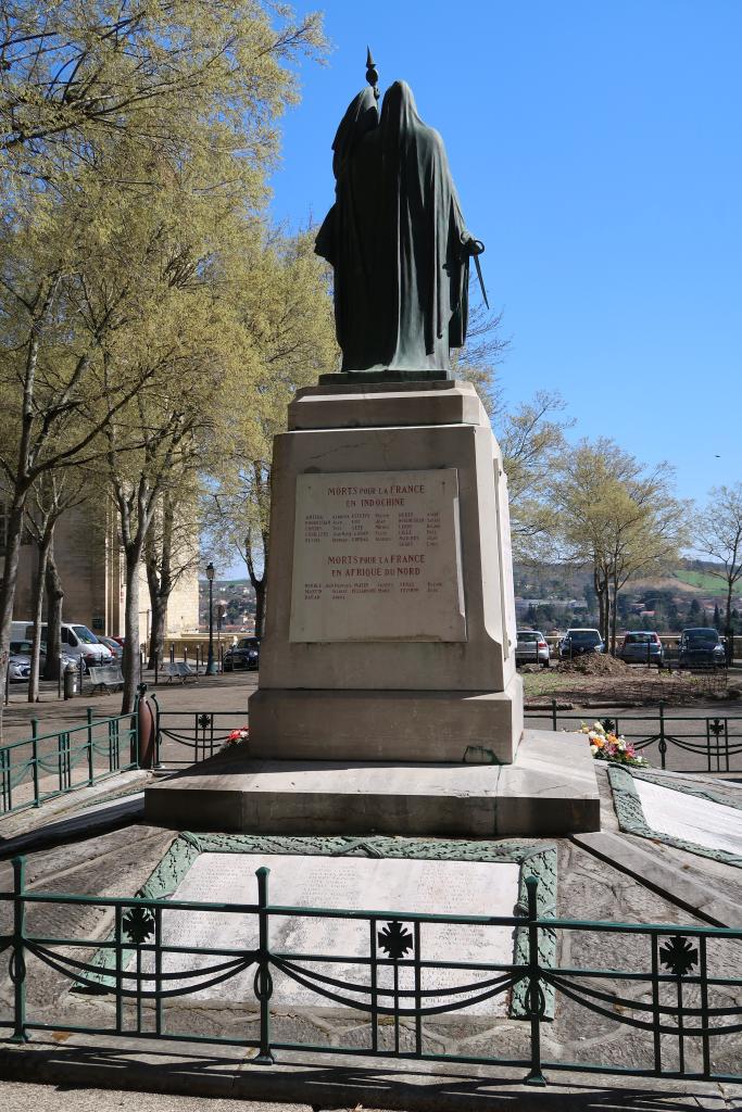 monument aux morts de la guerre de 1914-1918, de la guerre de 1939-1945, de la guerre de 1946-1954 (Indochine), et de la guerre de 1954-1962 (Algérie)