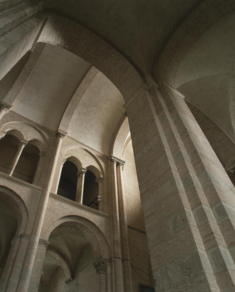 Abbaye de chanoines de saint Augustin, dite basilique Saint-Sernin, actuellement église paroissiale