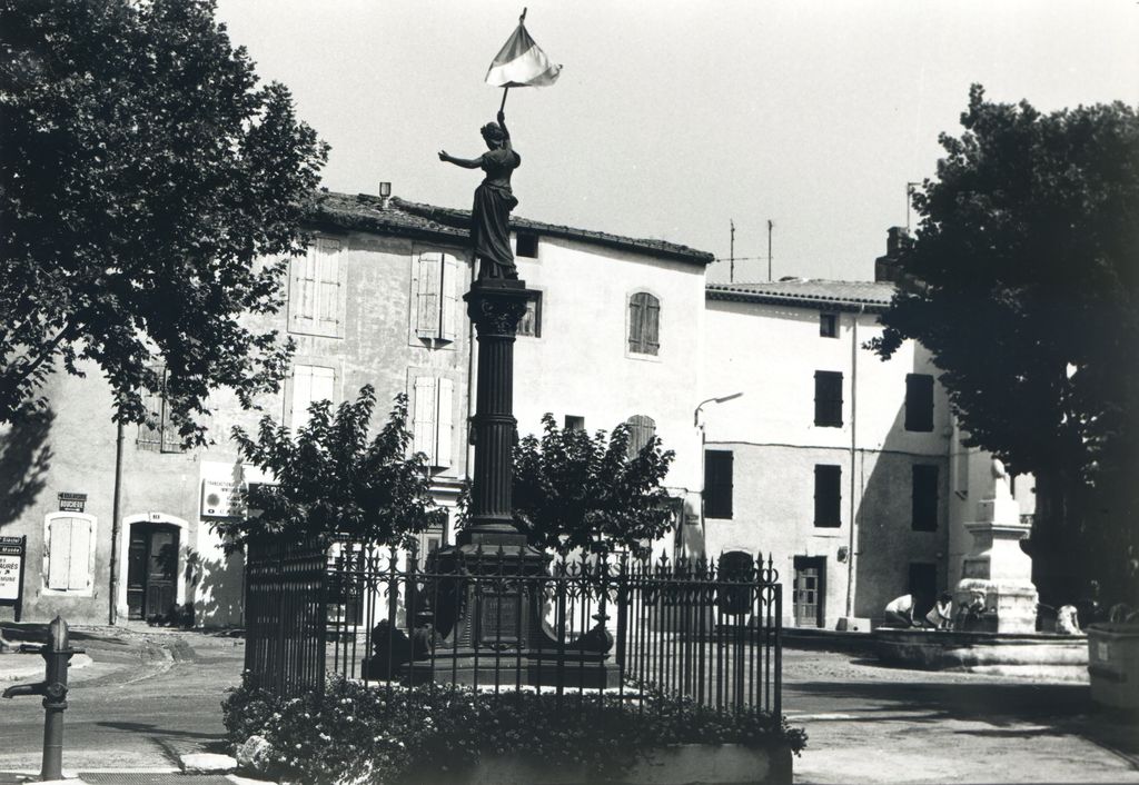 monument (monument commémoratif), de la république