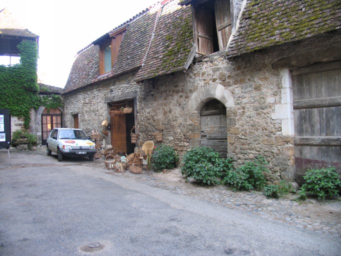 prieuré-doyenné Saint-Pierre