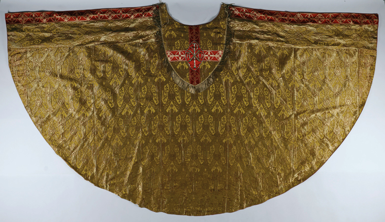 Chasuble or avec deux étoles et une chape