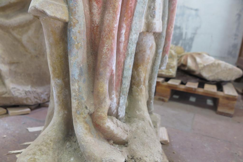 groupe sculpté de la Mise au tombeau