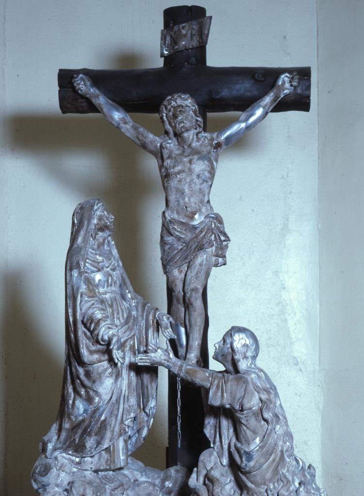 groupe sculpté : Christ en croix avec la Vierge et sainte Madeleine