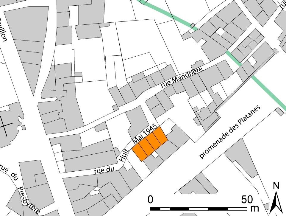 ensemble de quatre maisons mitoyennes