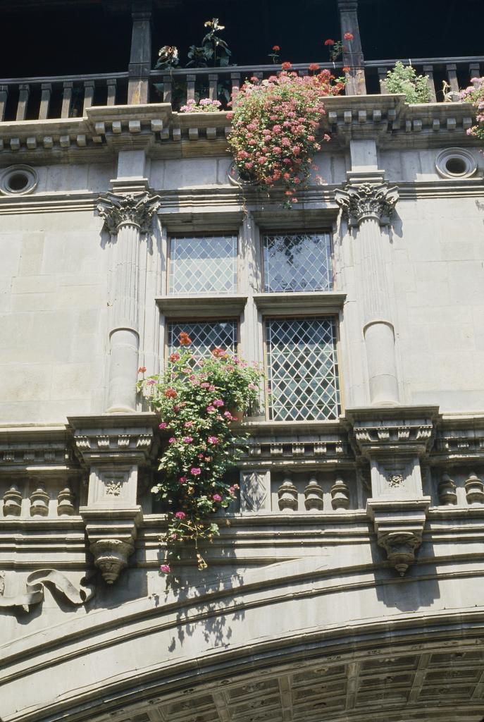 hôtel de Bernuy, puis collège universitaire, actuellement lycée Pierre de Fermat