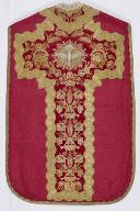 chasuble rouge et deux dalmatiques