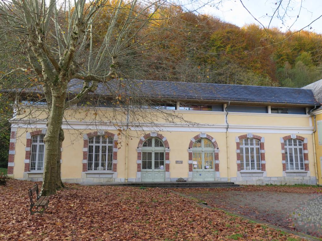 établissement thermal de Salut, actuellement muséum et musée du marbre