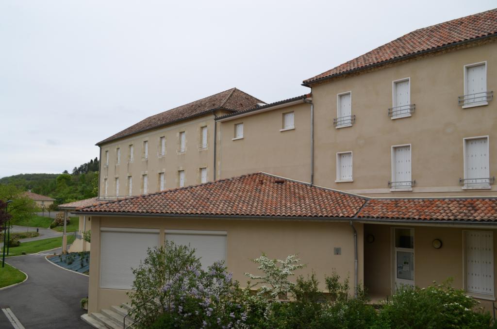 château, puis école des Frères de l'Instruction Chrétienne de Ploërmel, puis école ménagère agricole, aujourd'hui lycée d'enseignement général, technologique et agricole d'Auch Beaulieu-Lavacant