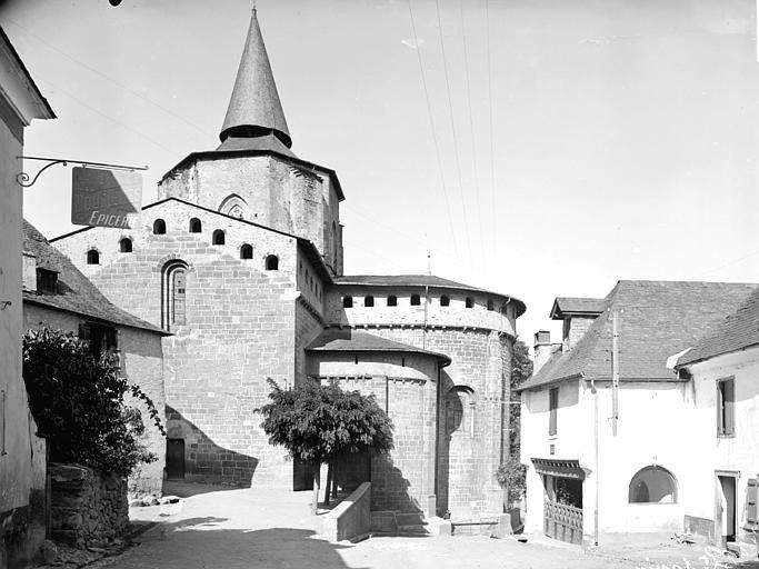 église de l'abbaye de bénédictins Saint-Savin, actuellement église paroissiale