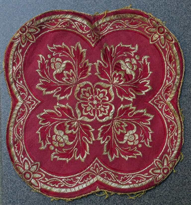 sommaire des textiles de l'église Saint-Joseph d'Alès