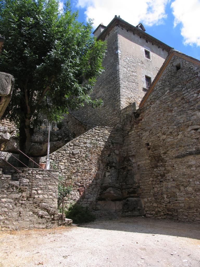 village : bourg castral