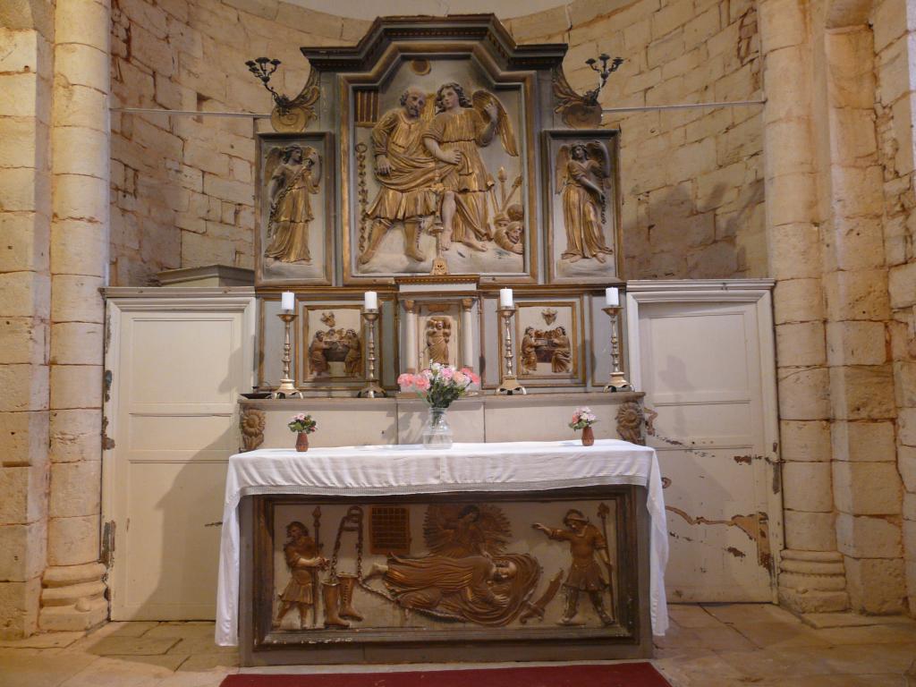 ensemble du maître-autel (autel tombeau, gradin, tabernacle architecturé à ailes, retable)