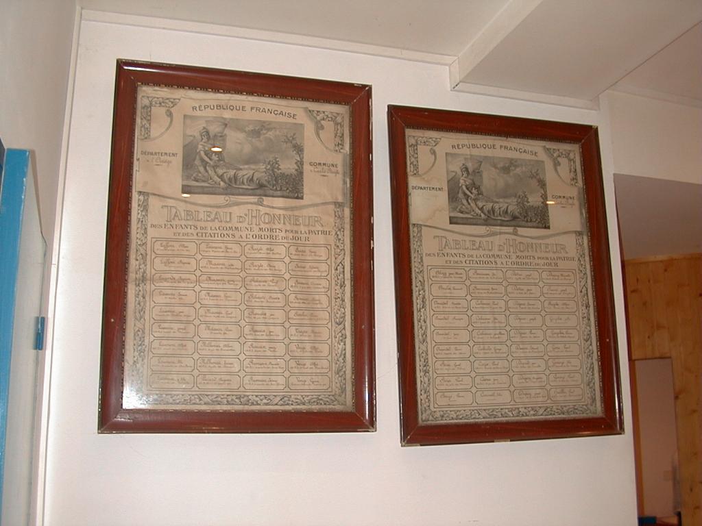 tableaux commémoratifs des morts (2) de la guerre de 1914-1918