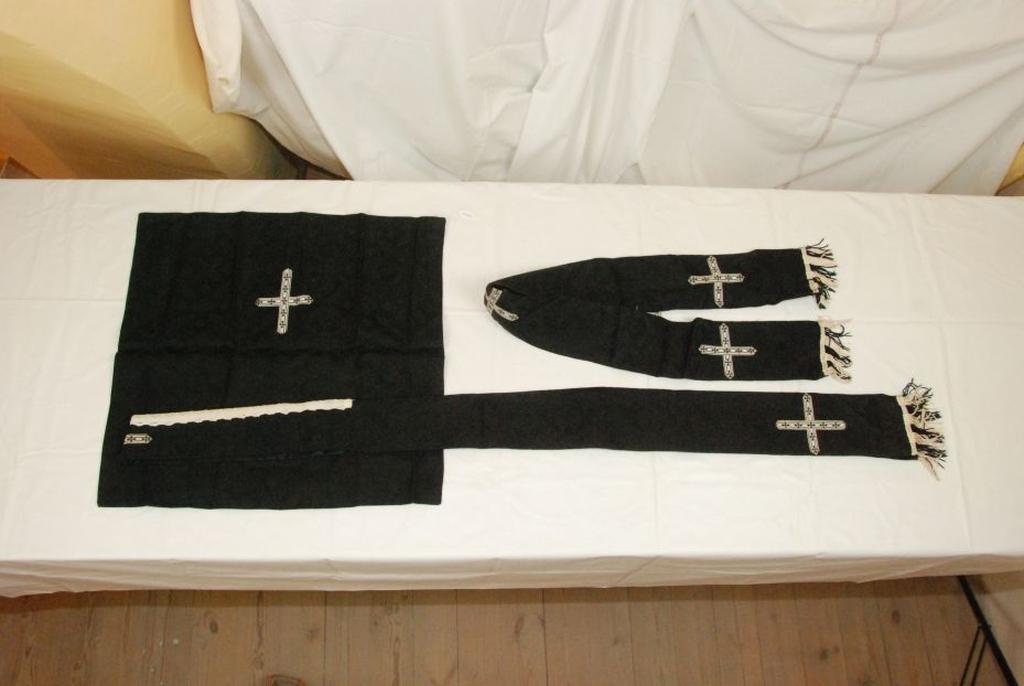 chasuble , étole , manipule , voile de calice