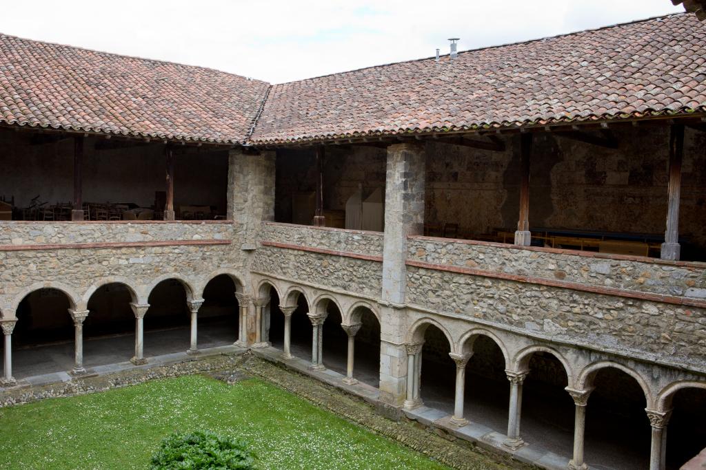 cloître de l'ancienne cathédrale de Saint-Lizier