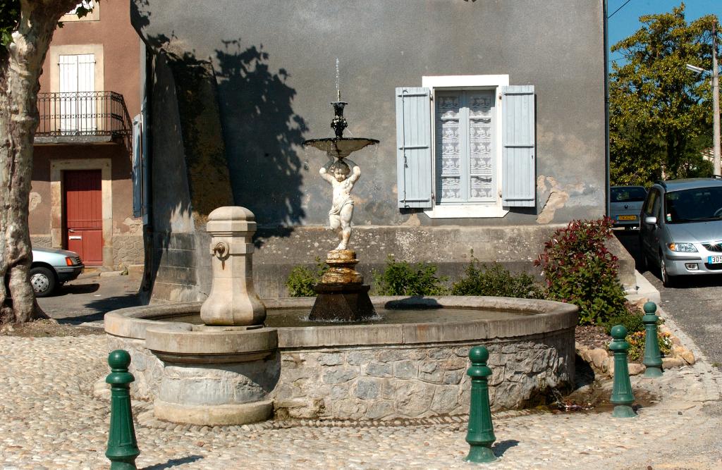 fontaine de la place