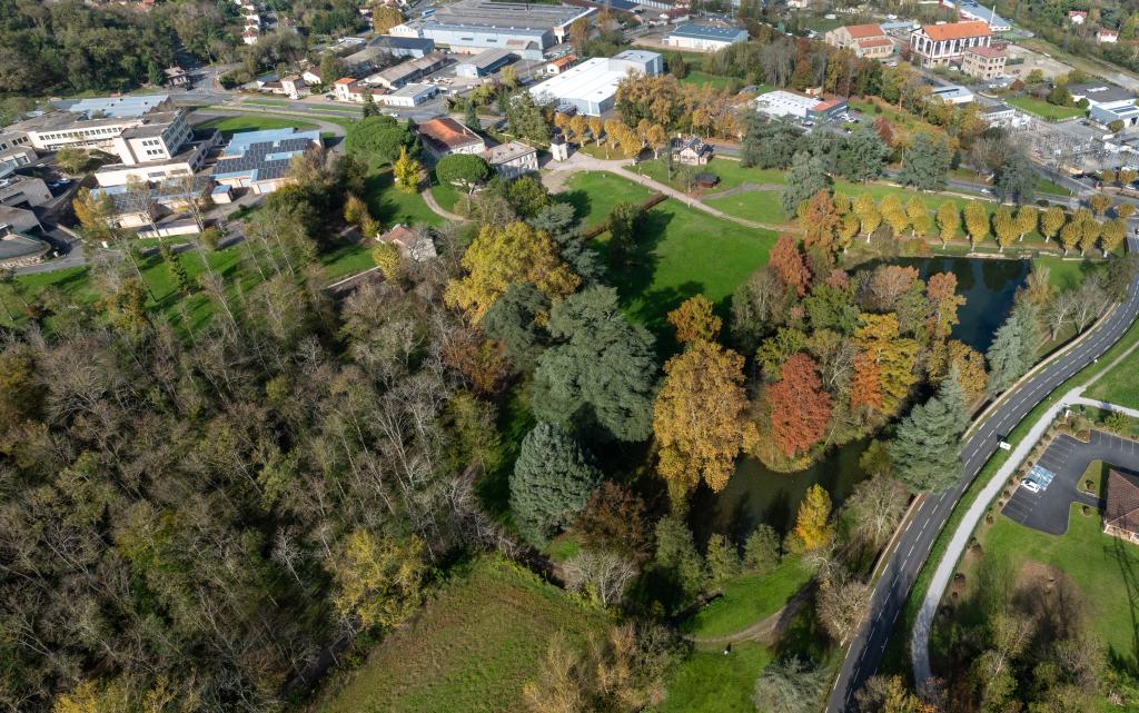 jardin d'agrément du château de la Verrerie, actuellement jardin public du domaine de la Verrerie