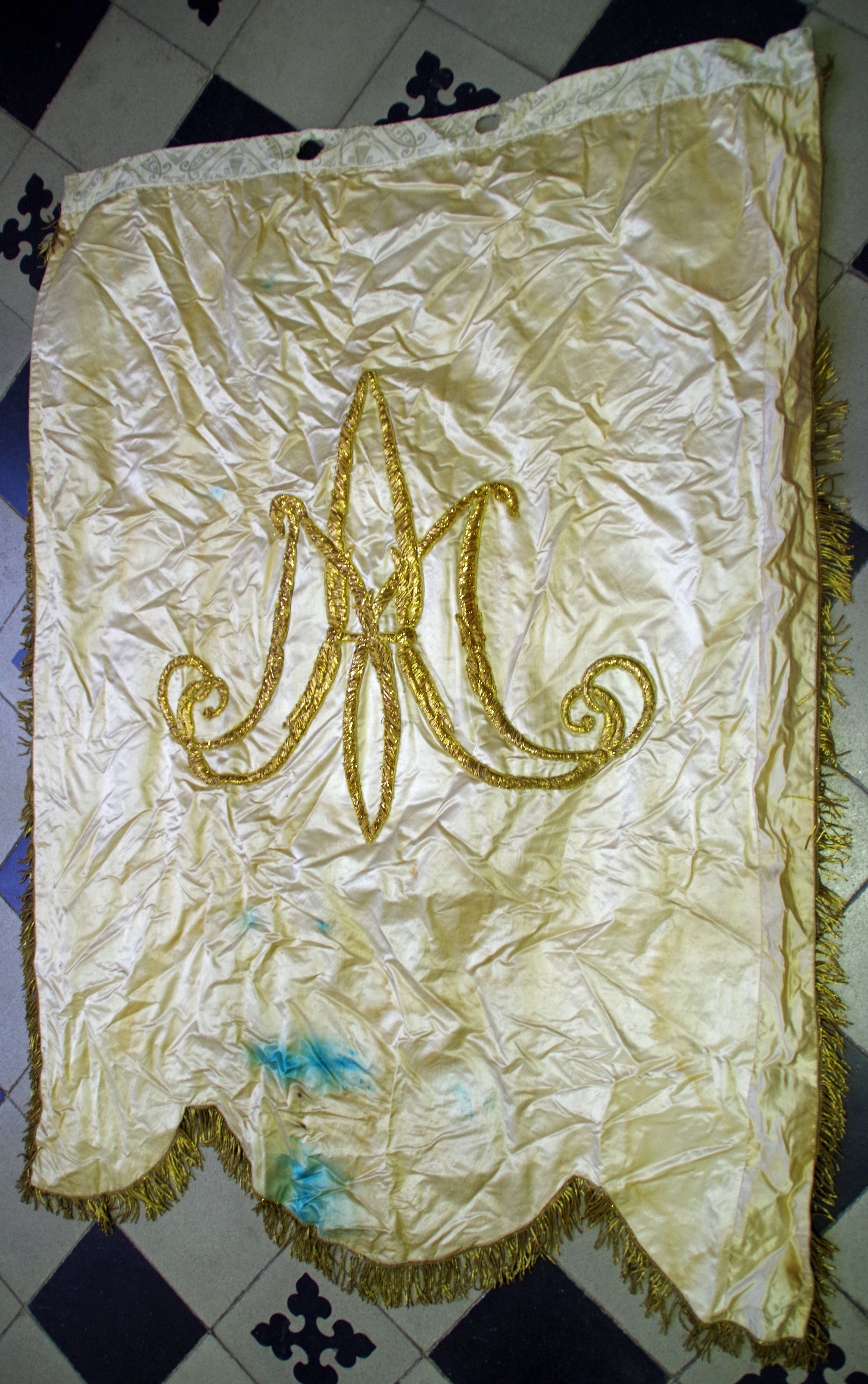 sommaire des textiles de l'église Saint-Jean-Baptiste de Bellegarde