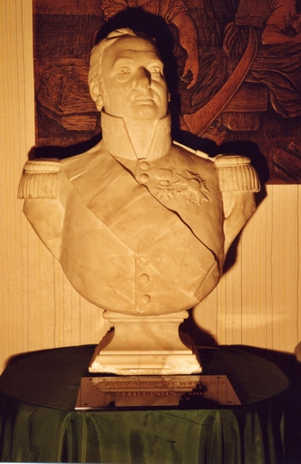 buste (buste à mi-corps sur piédouche, demi-nature) : Portrait de Bertrand, comte Clauzel, maréchal de France (1772-1842)