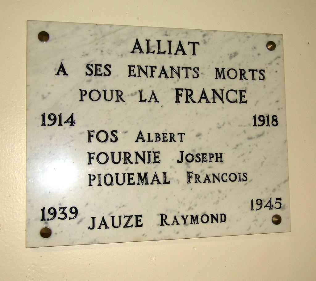 plaque commémorative de la guerre de 1914-1918 et de la guerre de 1939-1945