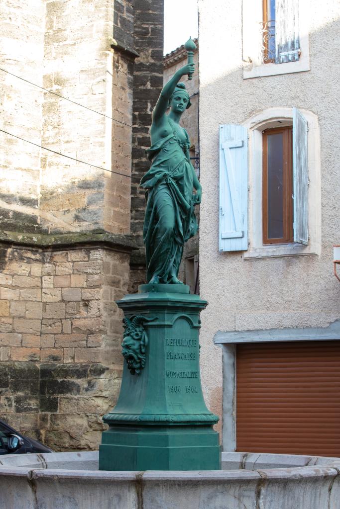 monument (monument commémoratif), fontaine monumentale, de la république