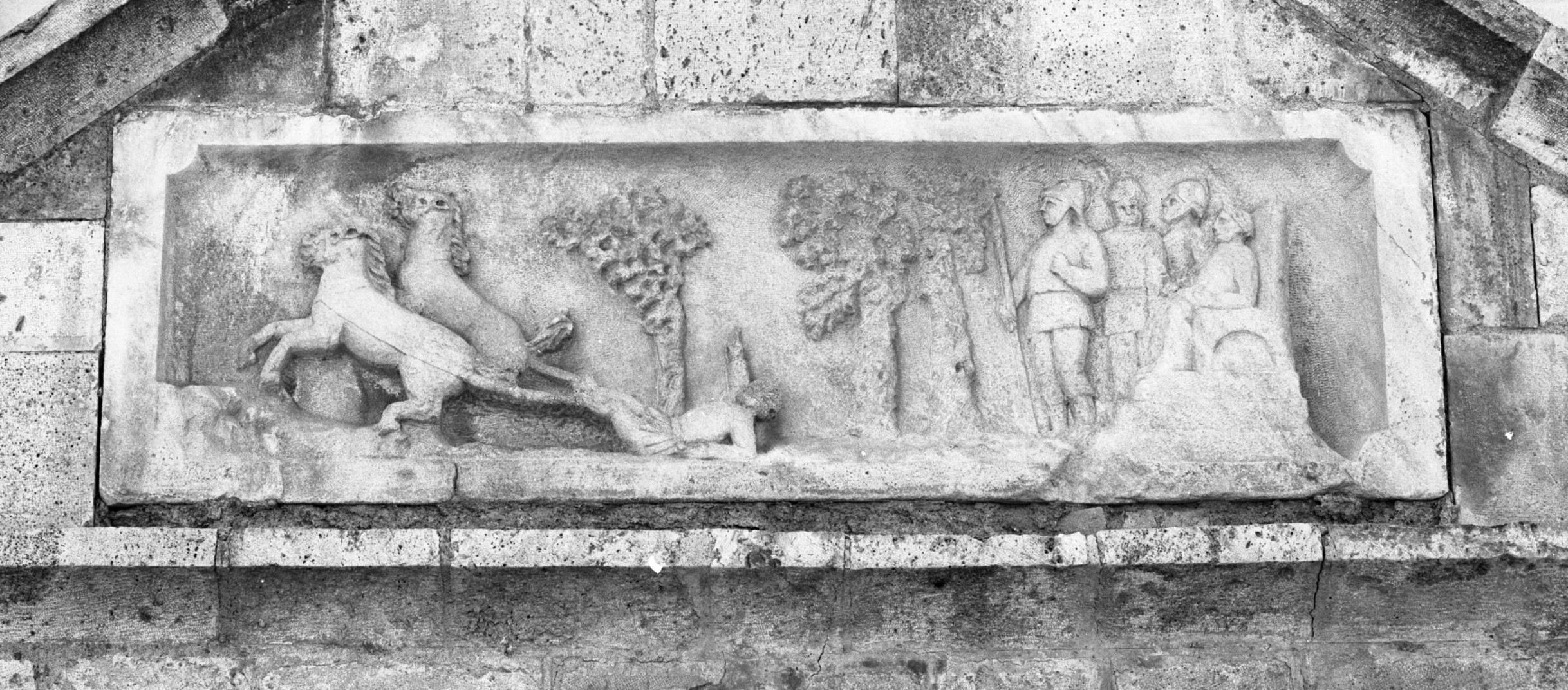 bas-relief du supplice de saint Hippolyte