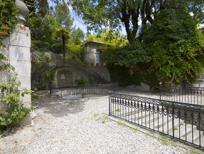 Usine de préparation de produits textiles et d'apprêt des étoffes Raissac, puis Flottes, puis Delpon Bruguière-Fontenille Boissière fils aîné et ses frères et Cie, actuellement logement