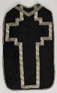 chasuble noire avec étole, manipule et bourse de corporal (n° 57)