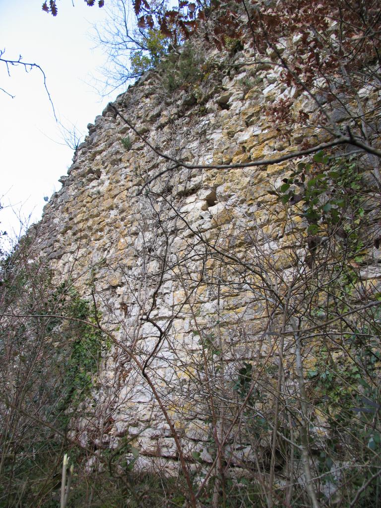 village : castrum