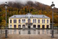 casino (ancien) et thermes des oeufs (anciens), actuellement cinéma et piscine municipale