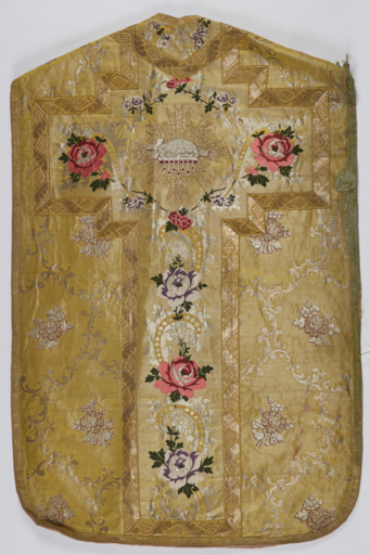 Chasuble or avec étole, manipule et voile de calice