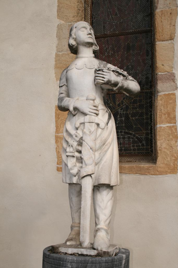 sculpture de Jeanne d'Arc (figure grandeur naturelle)