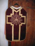 chasuble, étole de clerc, voile de calice, manipule,bourse de corporal : ornement rouge 2
