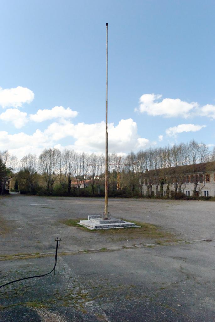 Quartier de cavalerie Henry, puis Quartier de cavalerie Espagne, Caserne d'artillerie et Centre d'Instruction du service de l'Intendance