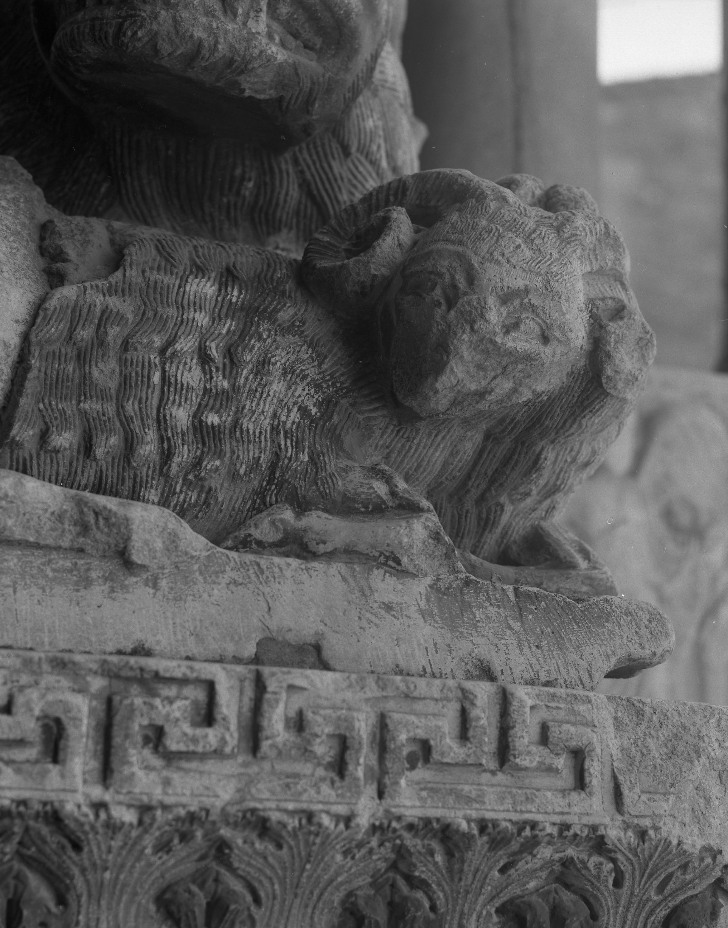 statues et hauts-reliefs du portail de Saint-Gilles