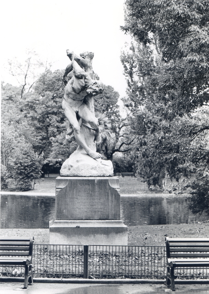 statue : Marsyas