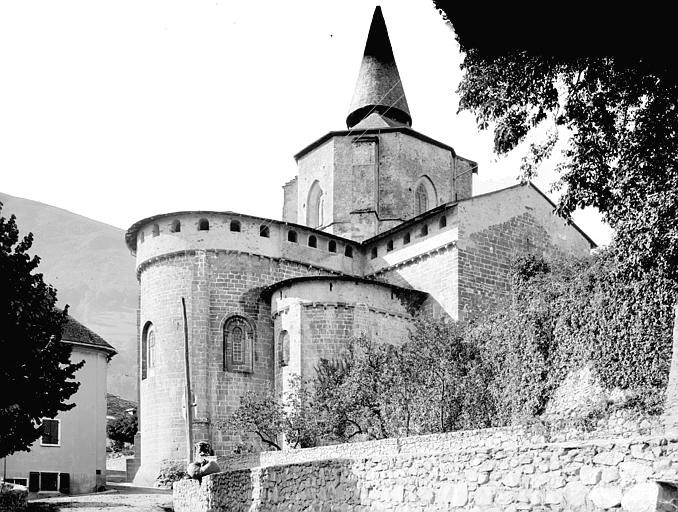 église de l'abbaye de bénédictins Saint-Savin, actuellement église paroissiale