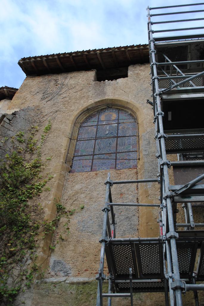 ancienne abbatiale bénédictine actuellement église paroissiale Saint-Pierre