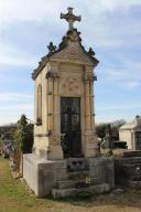 tombeau en forme de chapelle de la famille Nonorgues