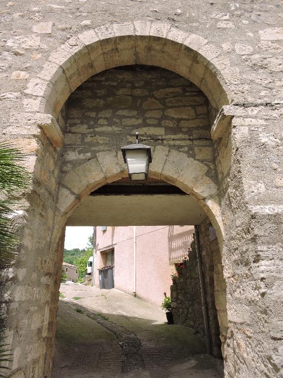 écart : bourg castral de Boussagues