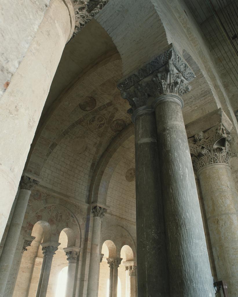 Abbaye de chanoines de saint Augustin, dite basilique Saint-Sernin, actuellement église paroissiale