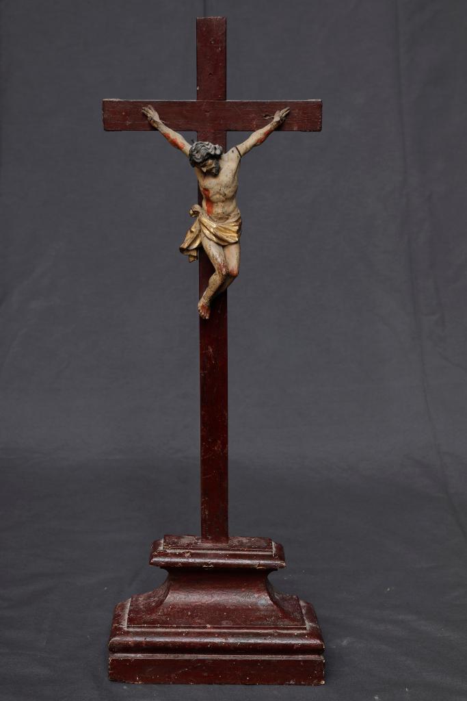 ensemble de 4 croix d'autel : Christ en croix