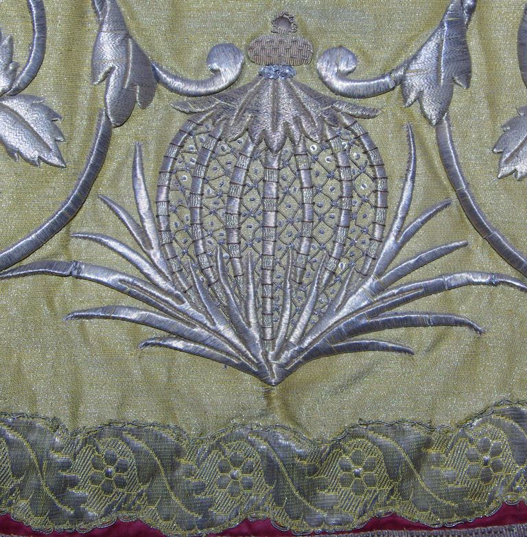 sommaire des textiles de l'église de Saint-Genies-de-comolas