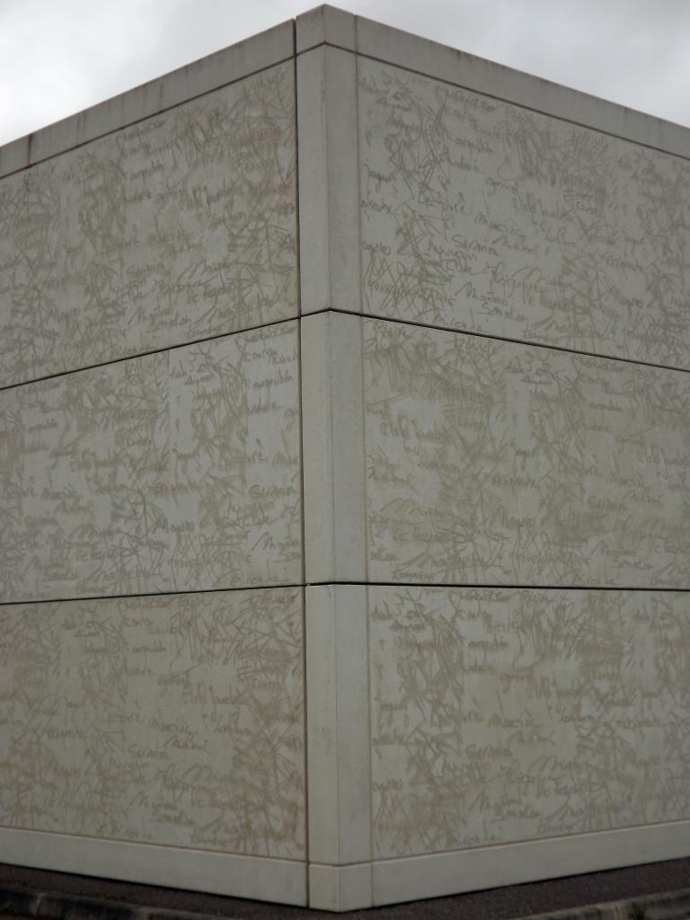 relief gravé : sans titre