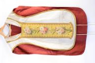 chasuble, étole de clerc, manipule, voile de calice, bourse de corporal : ornement blanc 1