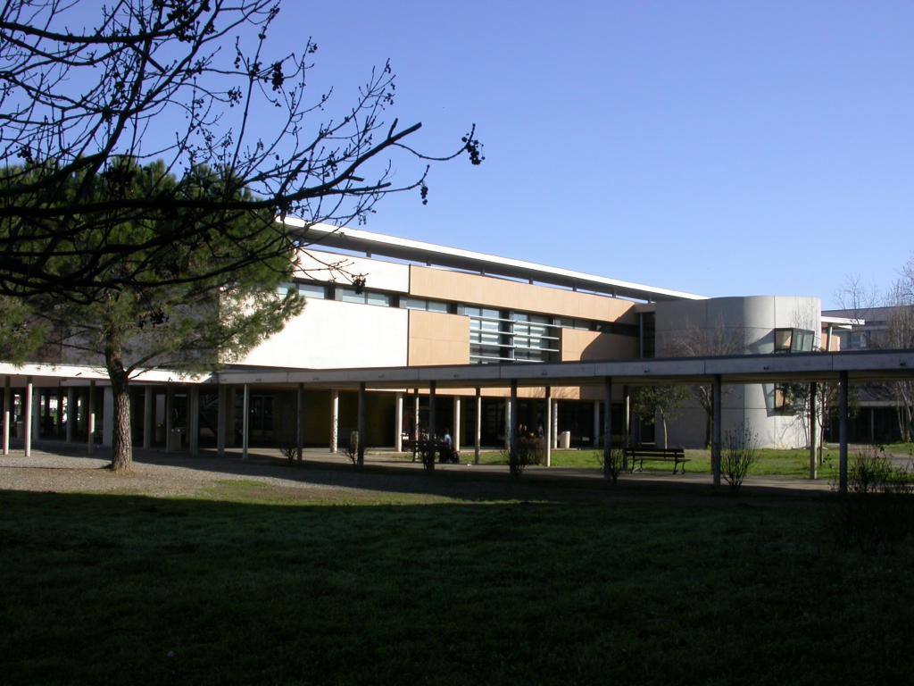 lycée polyvalent Rive gauche et lycée technique du Mirail